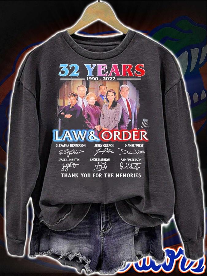 32 Years 1990 2022 Law And Order Thank You For The Memories Signatures T-Shirt t-shirt