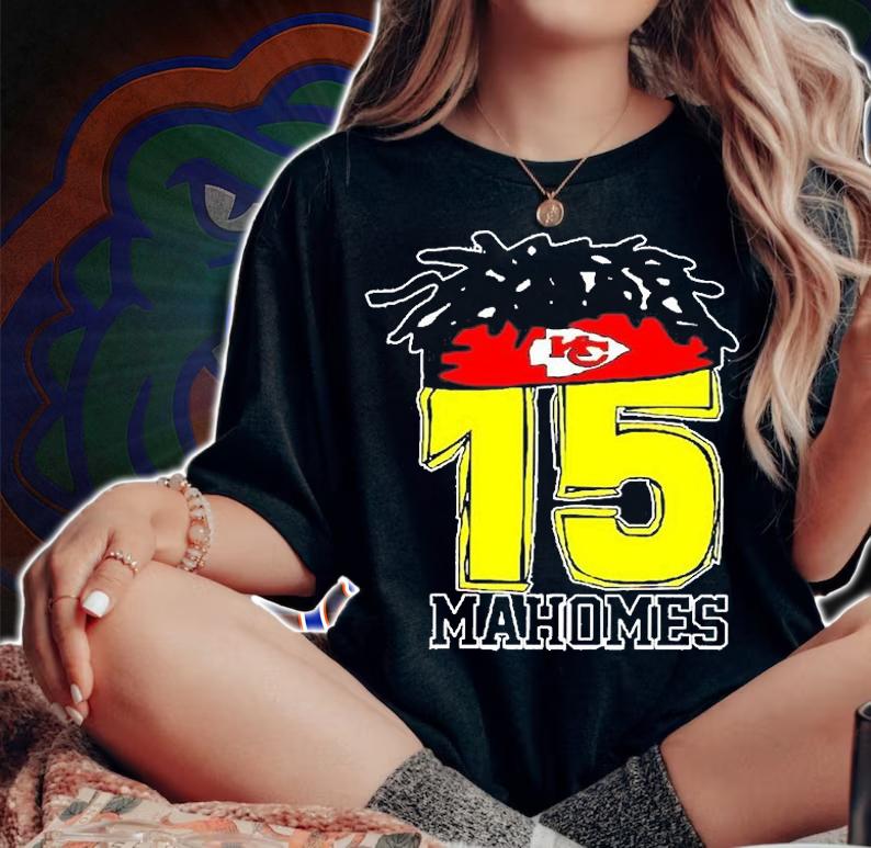 Patrick Mahomes Kansas City Chiefs Signature NFL Football T-Shirt t-shirt woman shirt