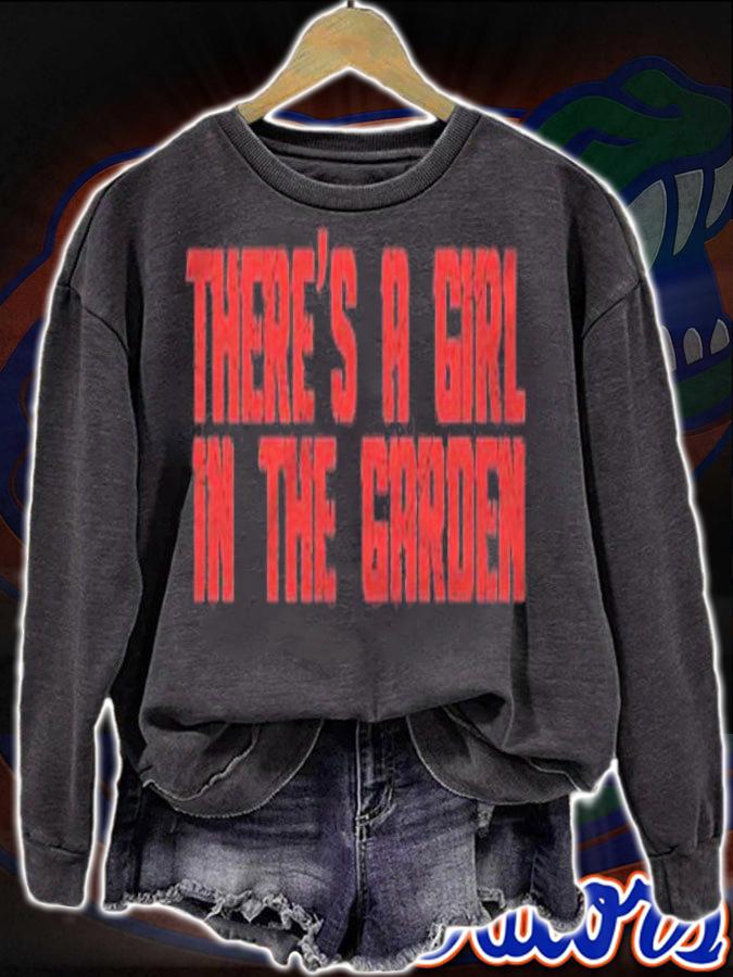 Shaun Of The Dead  Theres A Girl In The Garden Essential Shirt t-shirt sweatshirt