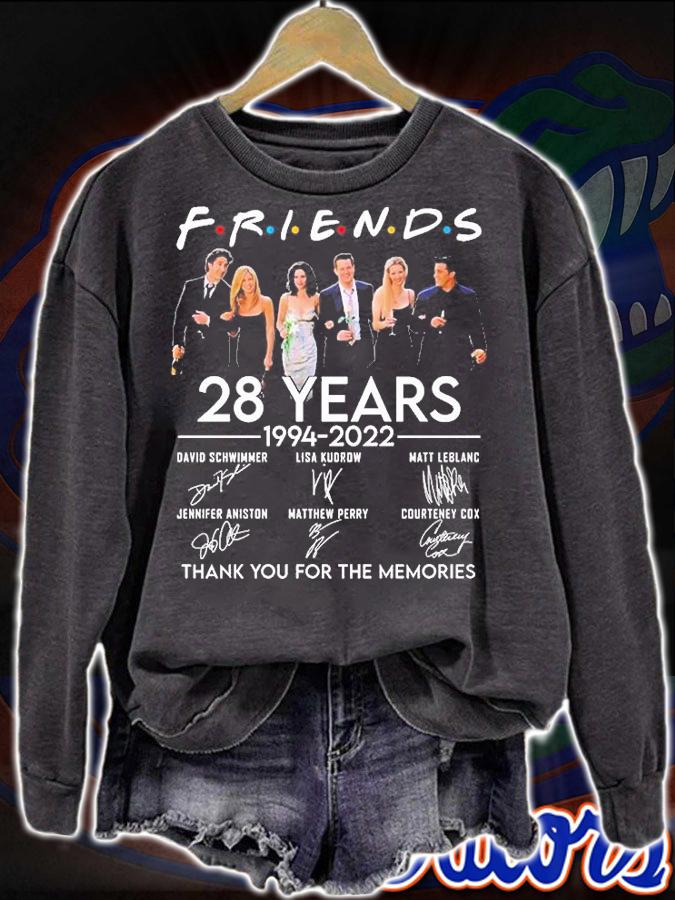 Friends 28 Years 1994 2022 Thank You For The Memories Signature T-Shirt sweatshirt